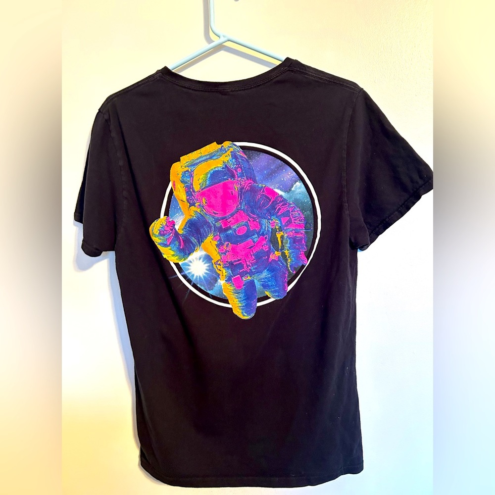 NASA Graphic T-Shirt Space Astronaut Moon Earth Size Medium